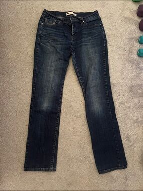 Levi’s Dark Wash Women’s Straight-Leg Jeans - Blue